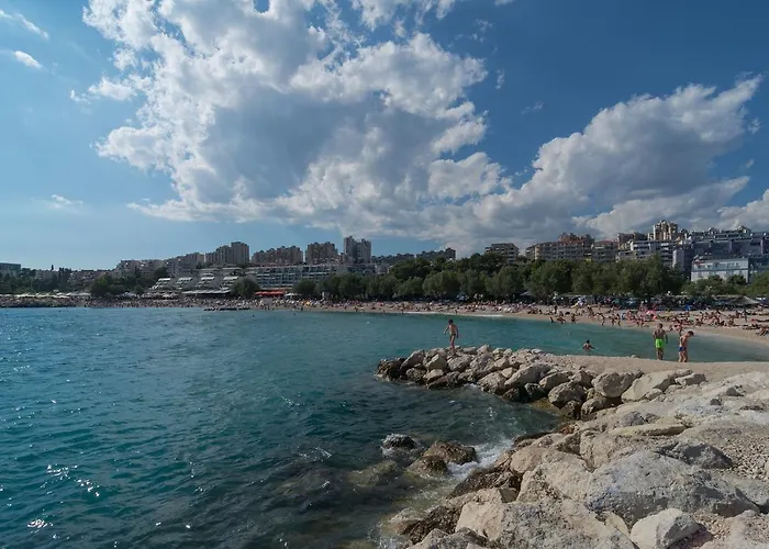 Luxury Rooms Near The Beach1